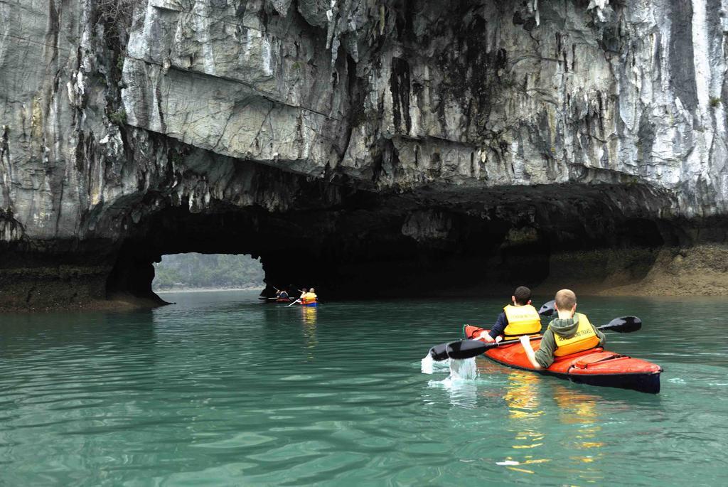 Alisa Cruise Halong Hotel Ha Long Exterior photo